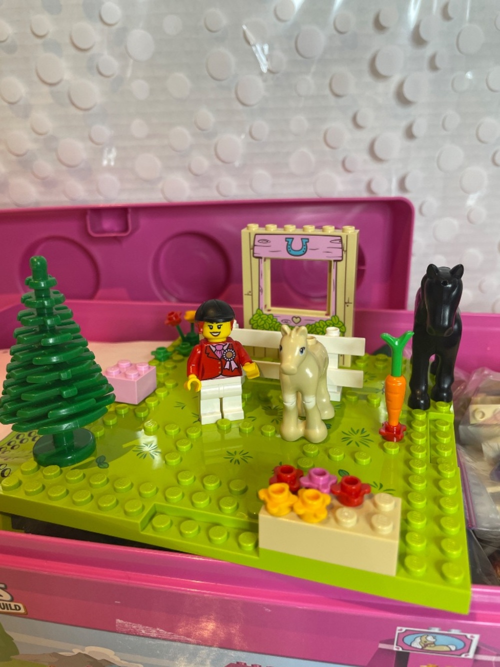 Lego friends 🧱bundle in Pink Brick Storage case - Picture 12 of 13